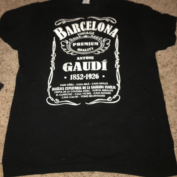 Barcelona T SHIRT - Picture 1 of 3